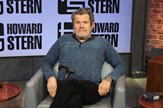 Rolling Stone co-founder Jann Wenner apologizes for remarks about Black and female artists