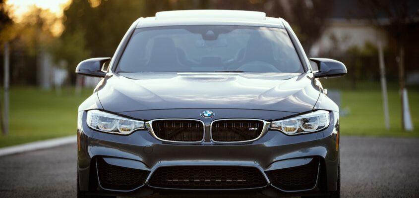 Top Features to Look for When Buying a Premium Car