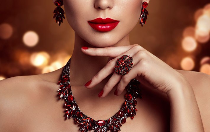 Best Jewellery Options to Match with your Red Bridal Lehenga