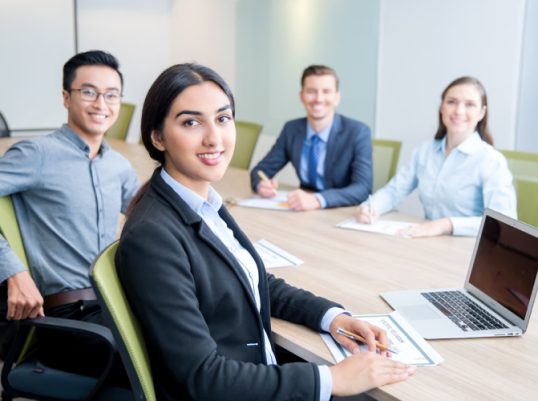 Best Ways to Lead and Manage Teams in Consulting