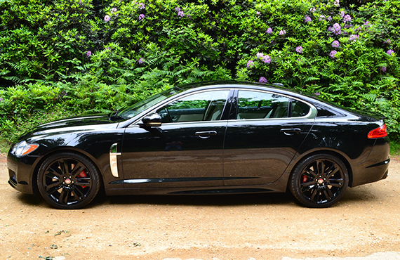 XF-R-Sport-Black-2015-33
