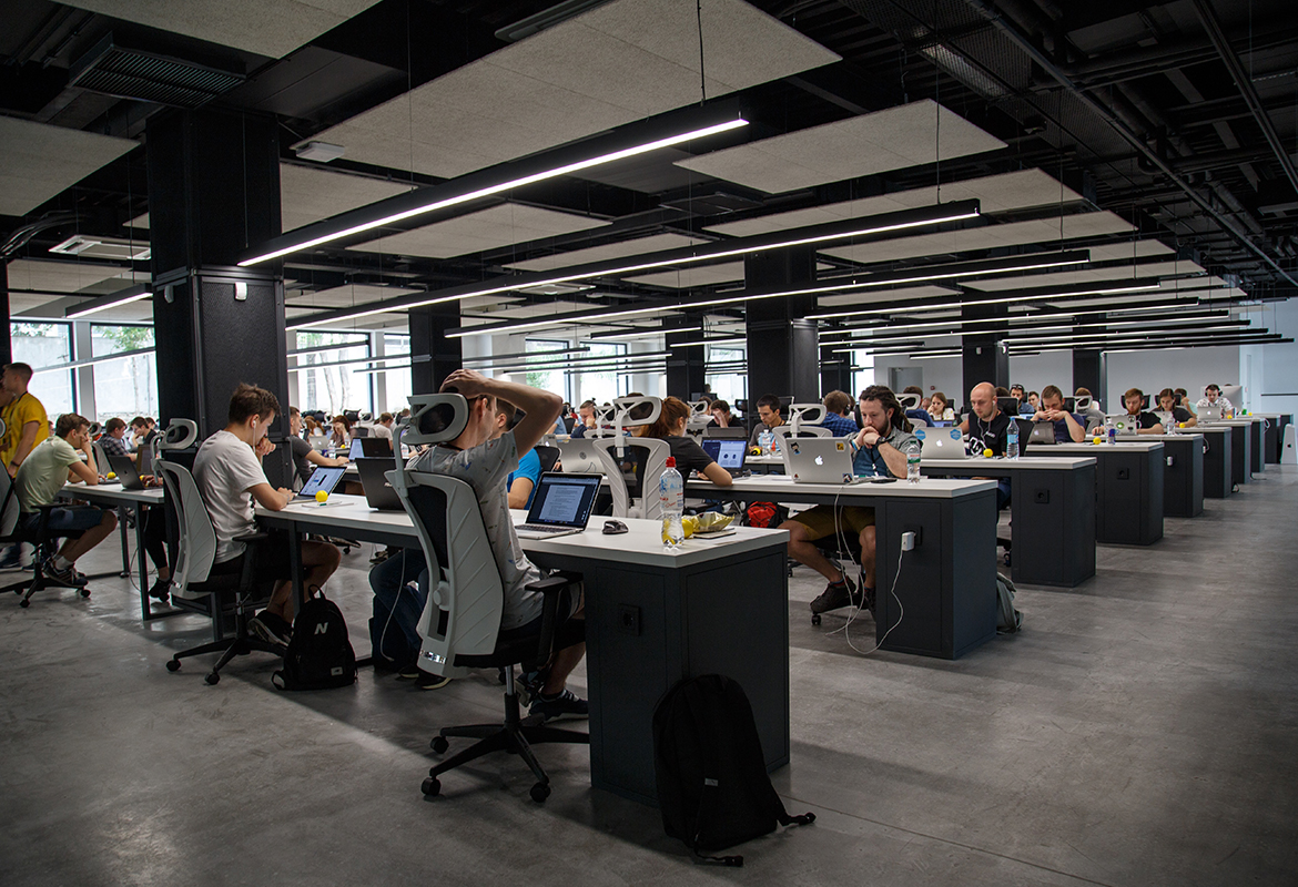 Clear and effective communicate with customers